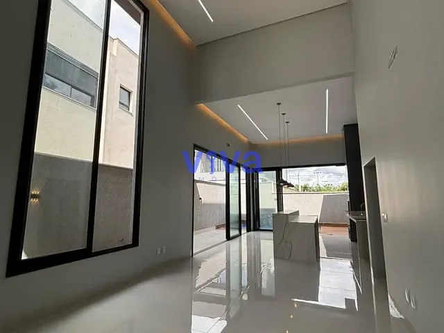 Casa com 343m² 3 quartos e 3 banheiros, à venda, no bairro Jardim Cristal em Aparecida de Goiânia