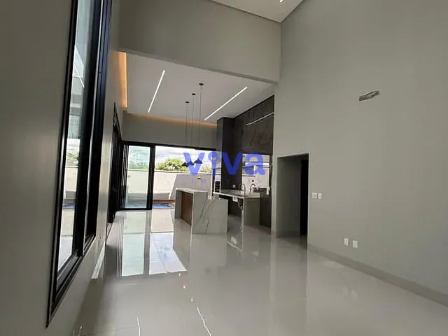 Casa com 343m² 3 quartos e 3 banheiros, à venda, no bairro Jardim Cristal em Aparecida de Goiânia