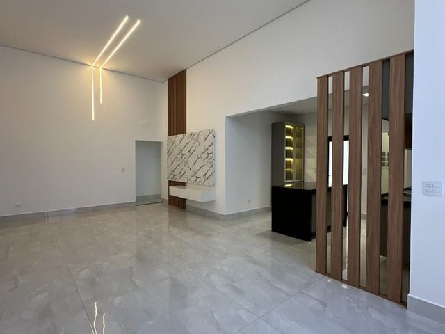 Casa com 310m² 3 quartos e 2 banheiros, à venda, no bairro Parque Novo Mundo em Americana