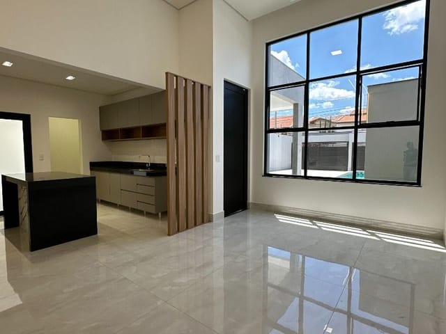 Casa com 310m² 3 quartos e 2 banheiros, à venda, no bairro Parque Novo Mundo em Americana