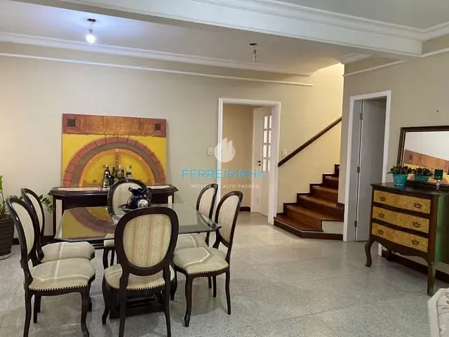 Casa com 358m² 4 quartos e 3 banheiros, à venda, no bairro Urbanova em São José dos Campos
