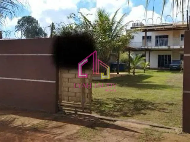 Sobrado com 555m² 3 quartos e 4 banheiros, à venda, no bairro MIRAFLORES em Chapada dos Guimarães