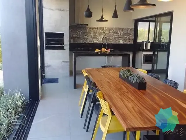 Casa com 470m² 3 quartos e 5 banheiros, à venda, no bairro Portal dos Bandeirantes em Salto
