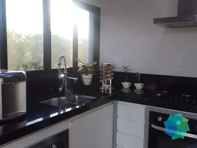 Casa com 470m² 3 quartos e 5 banheiros, à venda, no bairro Portal dos Bandeirantes em Salto