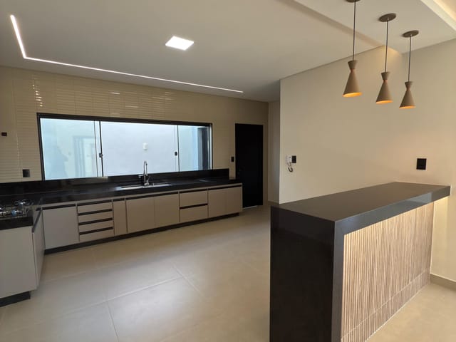 Casa 4 quartos e 5 banheiros, à venda, no bairro Jardim Vila Rica em Lavras