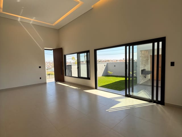 Casa 4 quartos e 5 banheiros, à venda, no bairro Jardim Vila Rica em Lavras