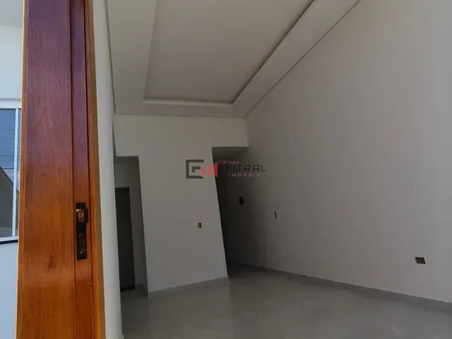 Casa 2 quartos e 1 banheiro, à venda, no bairro Colúmbia em Londrina