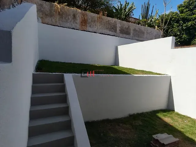 Casa 2 quartos e 1 banheiro, à venda, no bairro Colúmbia em Londrina