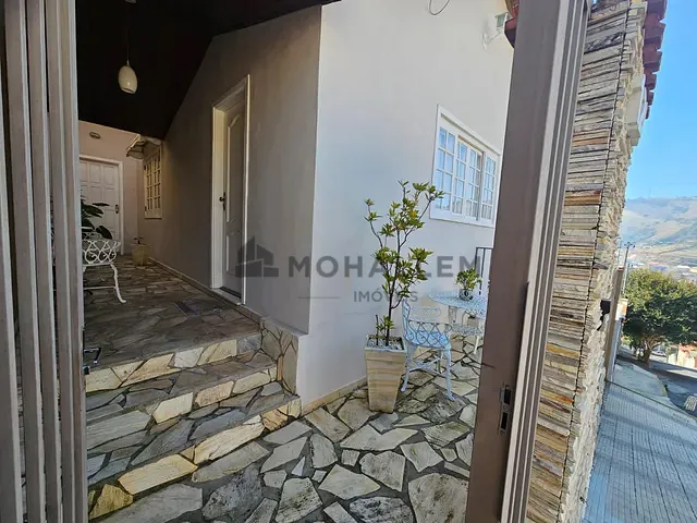 Casa com 200m² 3 quartos e 1 banheiro, à venda, no bairro Medicina em Itajubá