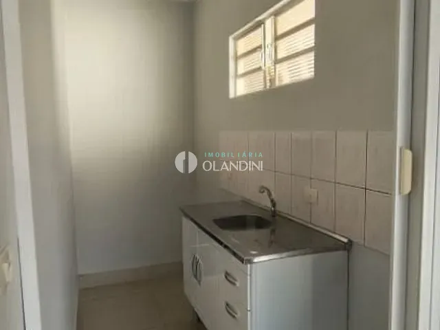 Casa com 400m² 1 quarto e 1 banheiro, à venda ou para alugar, no bairro Centro em Artur Nogueira