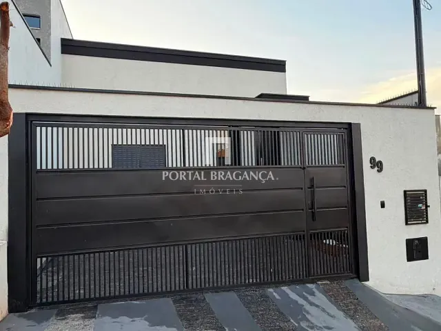 Casa 3 quartos e 2 banheiros, para alugar, no bairro Villa Verde em Bragança Paulista