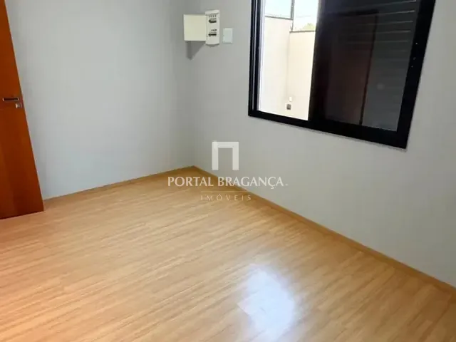 Casa 3 quartos e 2 banheiros, para alugar, no bairro Villa Verde em Bragança Paulista