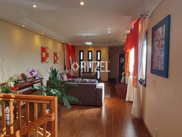 Casa com 665m² 4 quartos e 3 banheiros, à venda, no bairro Centro em Morro Reuter