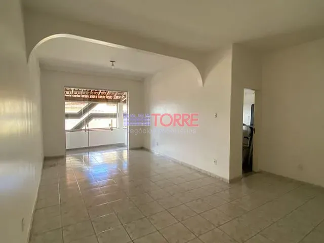 Casa 4 quartos e 2 banheiros, à venda ou para alugar, no bairro Santo Antônio em Itabuna