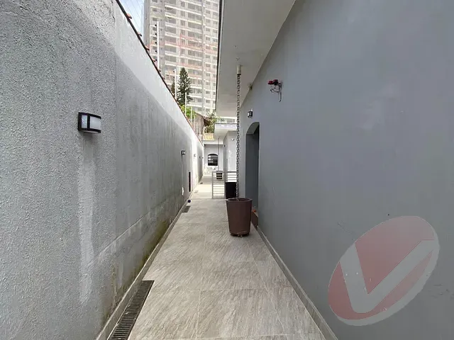 Casa com 768m² 4 quartos e 2 banheiros, à venda, no bairro Flórida em Praia Grande