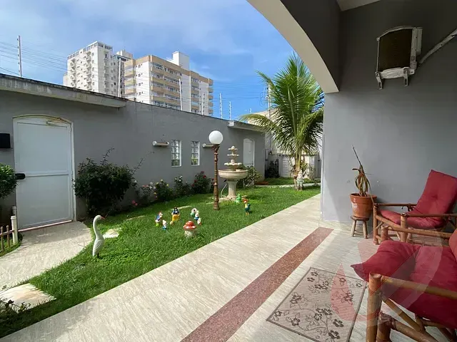 Casa com 768m² 4 quartos e 2 banheiros, à venda, no bairro Flórida em Praia Grande