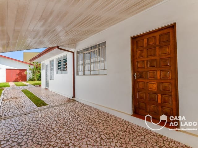Casa com 420m², à venda, no bairro Ahú em Curitiba