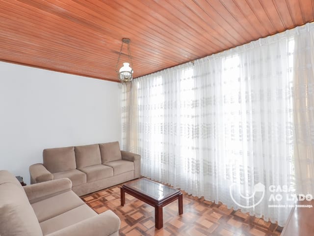 Casa com 420m², à venda, no bairro Ahú em Curitiba