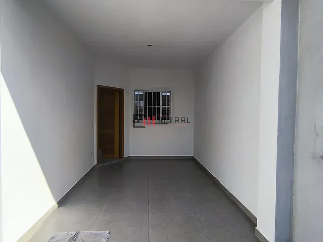 Casa com 125m² 3 quartos e 2 banheiros, à venda, no bairro Leonor em Londrina