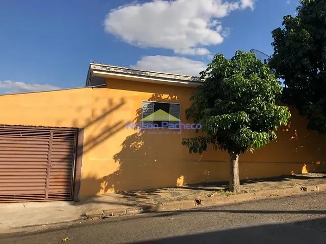 Casa com 353m² 3 quartos e 2 banheiros, à venda, no bairro Centro em Capivari