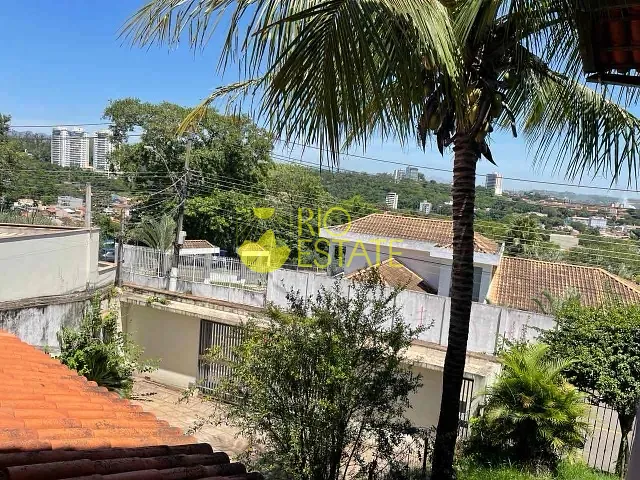Casa com 1045m² 5 quartos e 3 banheiros, à venda, no bairro Laranjal em Volta Redonda