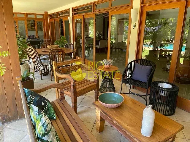 Casa com 1045m² 5 quartos e 3 banheiros, à venda, no bairro Laranjal em Volta Redonda