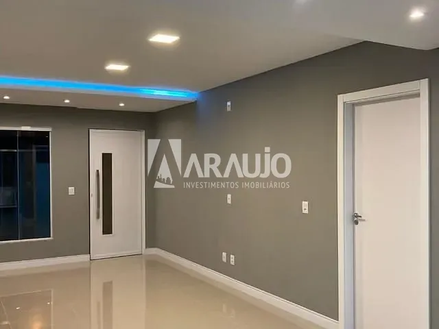 Casa com 117m² 3 quartos e 2 banheiros, à venda, no bairro Meia Praia em Navegantes