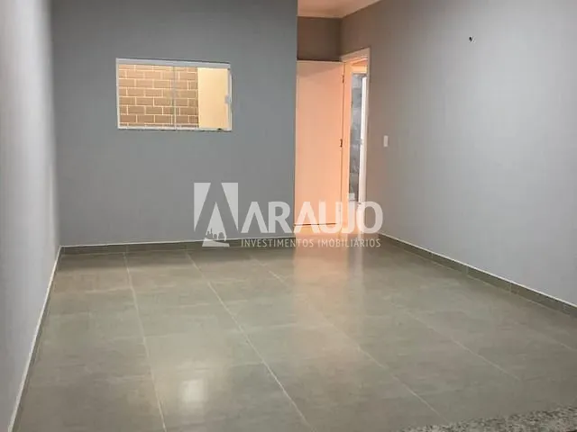 Casa com 117m² 3 quartos e 2 banheiros, à venda, no bairro Meia Praia em Navegantes