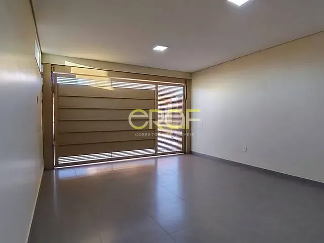 Casa com 200m² 3 quartos e 2 banheiros, à venda, no bairro Setor Nordeste em Formosa