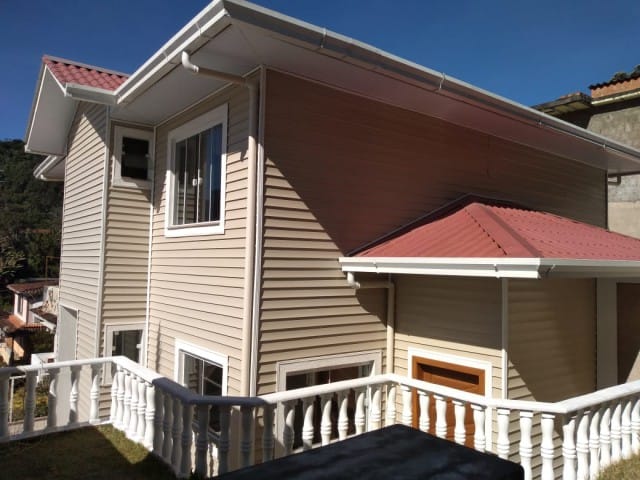 Casa à venda, no bairro Castelanea em Petrópolis