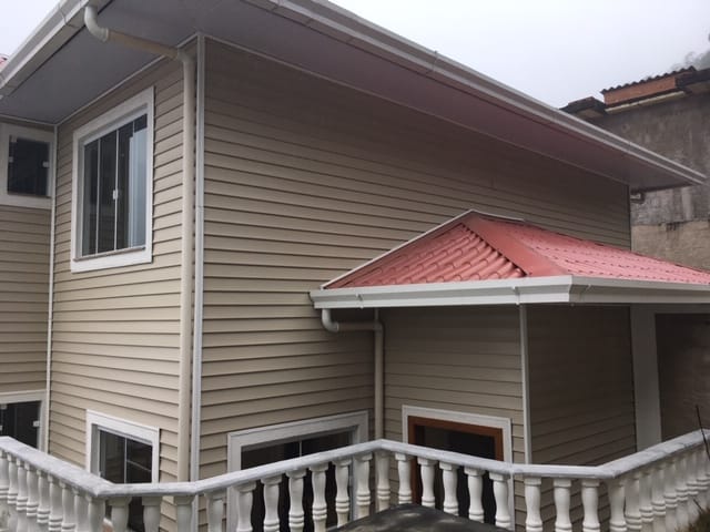 Casa à venda, no bairro Castelanea em Petrópolis