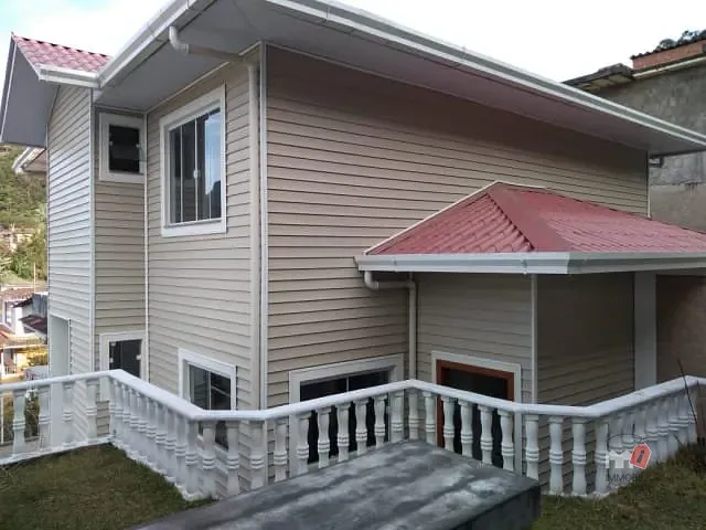 Casa à venda, no bairro Castelanea em Petrópolis