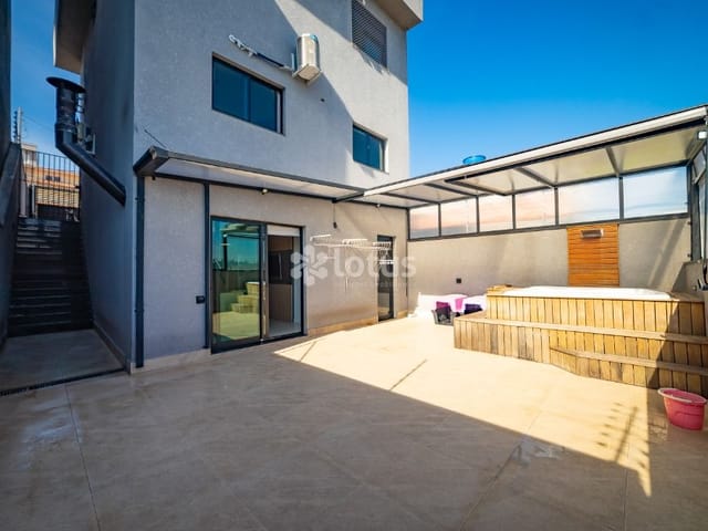 Casa com 175m² 3 quartos e 3 banheiros, à venda ou para alugar, no bairro Portais (Polvilho) em Cajamar
