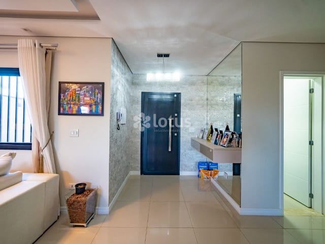 Casa com 175m² 3 quartos e 3 banheiros, à venda ou para alugar, no bairro Portais (Polvilho) em Cajamar