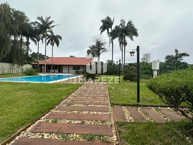 Casa com 1446m² 3 quartos e 4 banheiros, à venda, no bairro Vila Martins em Apucarana