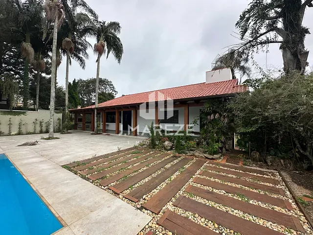 Casa com 1446m² 3 quartos e 4 banheiros, à venda, no bairro Vila Martins em Apucarana