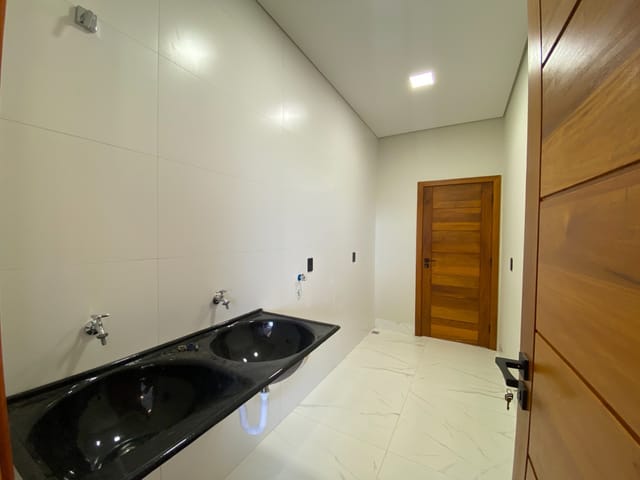 Casa com 203m² 3 quartos e 1 banheiro, à venda, no bairro Residencial Paris em Sinop