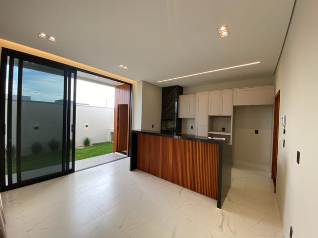 Casa com 203m² 3 quartos e 1 banheiro, à venda, no bairro Residencial Paris em Sinop