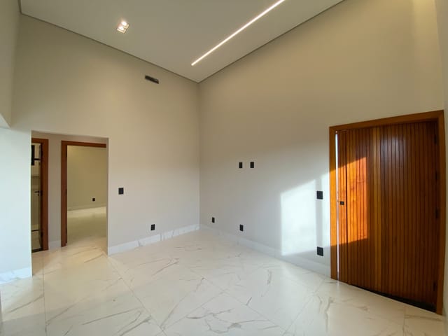 Casa com 203m² 3 quartos e 1 banheiro, à venda, no bairro Residencial Paris em Sinop