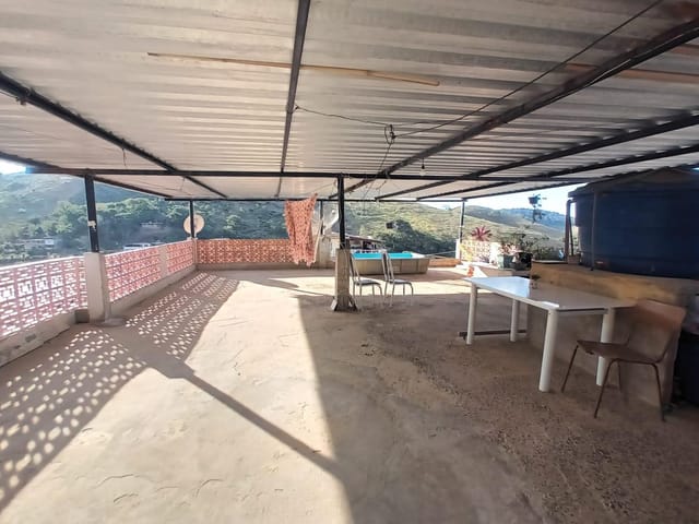 Casa 3 quartos e 1 banheiro, à venda, no bairro Iracema em Cataguases
