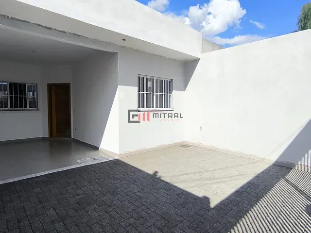 Casa com 125m² 3 quartos e 2 banheiros, à venda, no bairro Leonor em Londrina