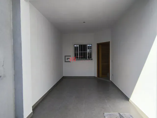 Casa com 125m² 3 quartos e 2 banheiros, à venda, no bairro Leonor em Londrina