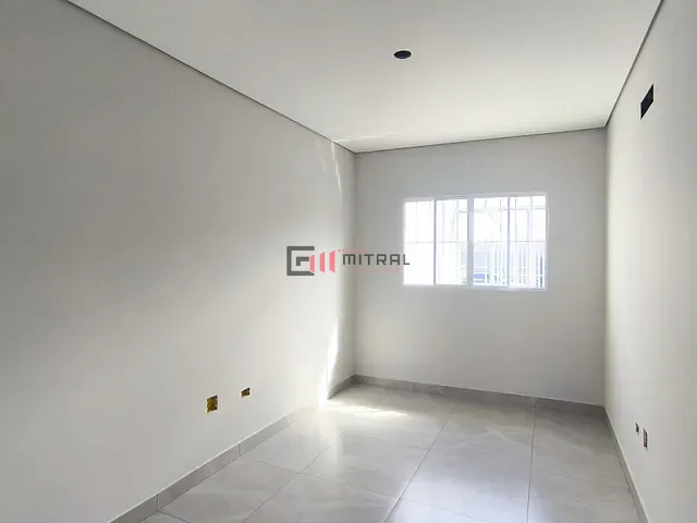 Casa com 125m² 3 quartos e 2 banheiros, à venda, no bairro Leonor em Londrina