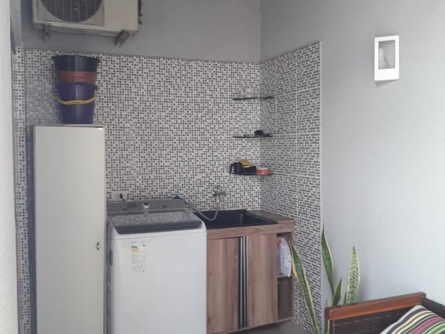 Casa com 125m² 3 quartos e 1 banheiro, à venda, no bairro Chácara Manella em Cambé