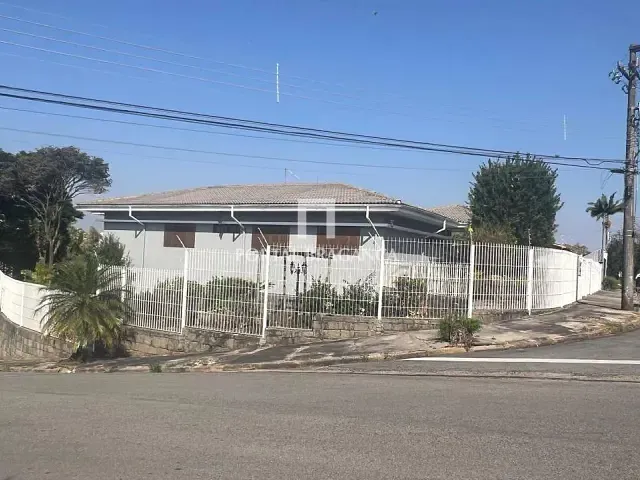 Casa com 1135m² 4 quartos e 6 banheiros, à venda, no bairro Jardim América em Bragança Paulista