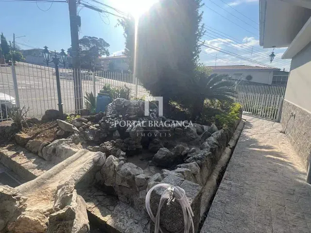 Casa com 1135m² 4 quartos e 6 banheiros, à venda, no bairro Jardim América em Bragança Paulista