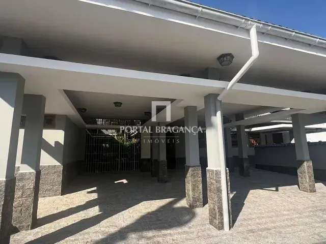 Casa com 1135m² 4 quartos e 6 banheiros, à venda, no bairro Jardim América em Bragança Paulista