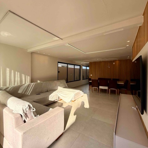 Casa com 250m² 4 quartos e 3 banheiros, à venda, no bairro Portinho em Cabo Frio