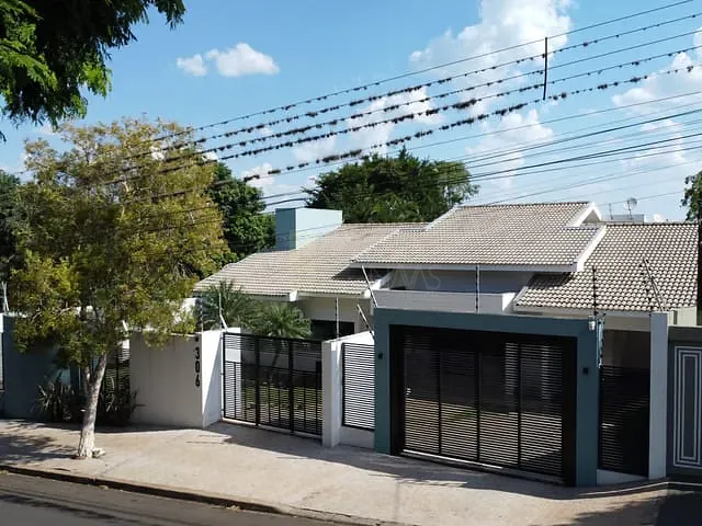 Casa com 1453m² 4 quartos e 4 banheiros, à venda, no bairro Vila Martins em Apucarana