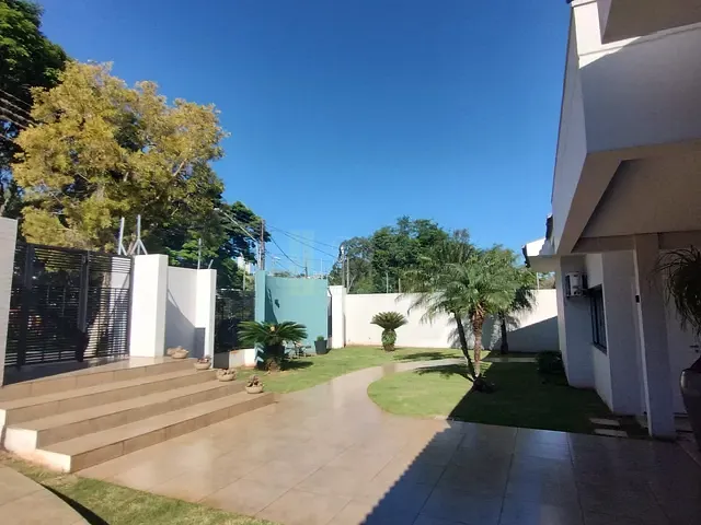 Casa com 1453m² 4 quartos e 4 banheiros, à venda, no bairro Vila Martins em Apucarana